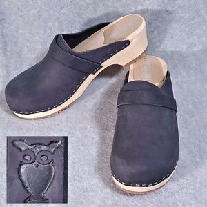 Sandgrens Clogs Black Mules with Embossed Owl Design and Platform Sole